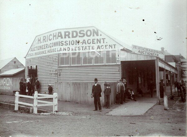 H. Richardson premises at Argyle and Railway streets around 1900